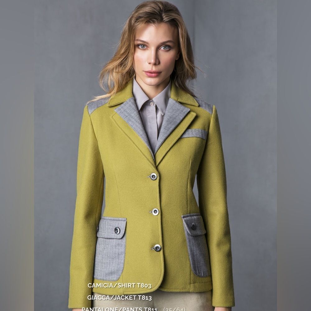 New Tricot Chic luxurious blazer T813 Green Gray size 12 Made In Italy $770